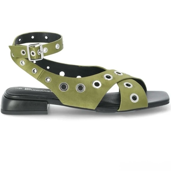 No Boundaries Olive Green Strappy Grommet Memory Foam Women’s Sandals Sz 7 NWT - Picture 1 of 8